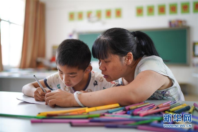 （壯麗70年·奮斗新時(shí)代——共和國發(fā)展成就巡禮·圖文互動）（5）優(yōu)先發(fā)展 奠基未來——共和國教育事業(yè)發(fā)展成就巡禮