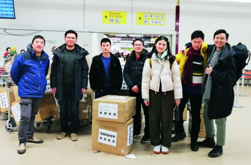 p10德國哈勒中國學生學者聯(lián)合會在柏林泰格爾機場托運捐贈物資.jpg p10德國哈勒中國學生學者聯(lián)合會在柏林泰格爾機場托運捐贈物資.jpg