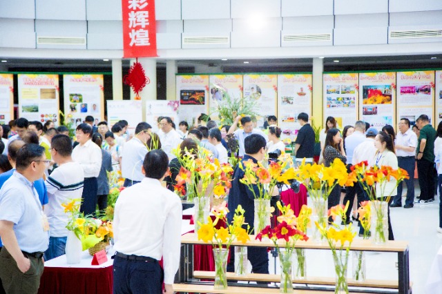2023中國(guó)（上海）萱草文化節(jié)開幕。學(xué)校供圖