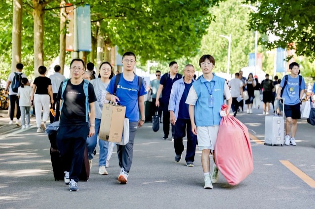 北航迎新現(xiàn)場。學校供圖.jpg