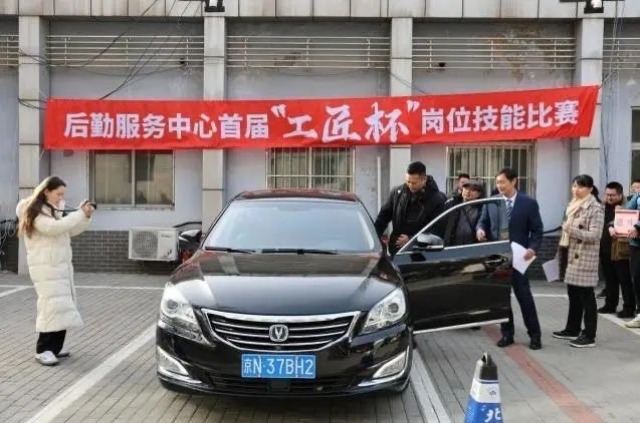 駕駛技能比賽現(xiàn)場，學(xué)校供圖.jpg