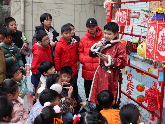 寧波寧?？h銀河小學(xué)舉行非遺特色的開學(xué)活動 學(xué)校供圖.jpg